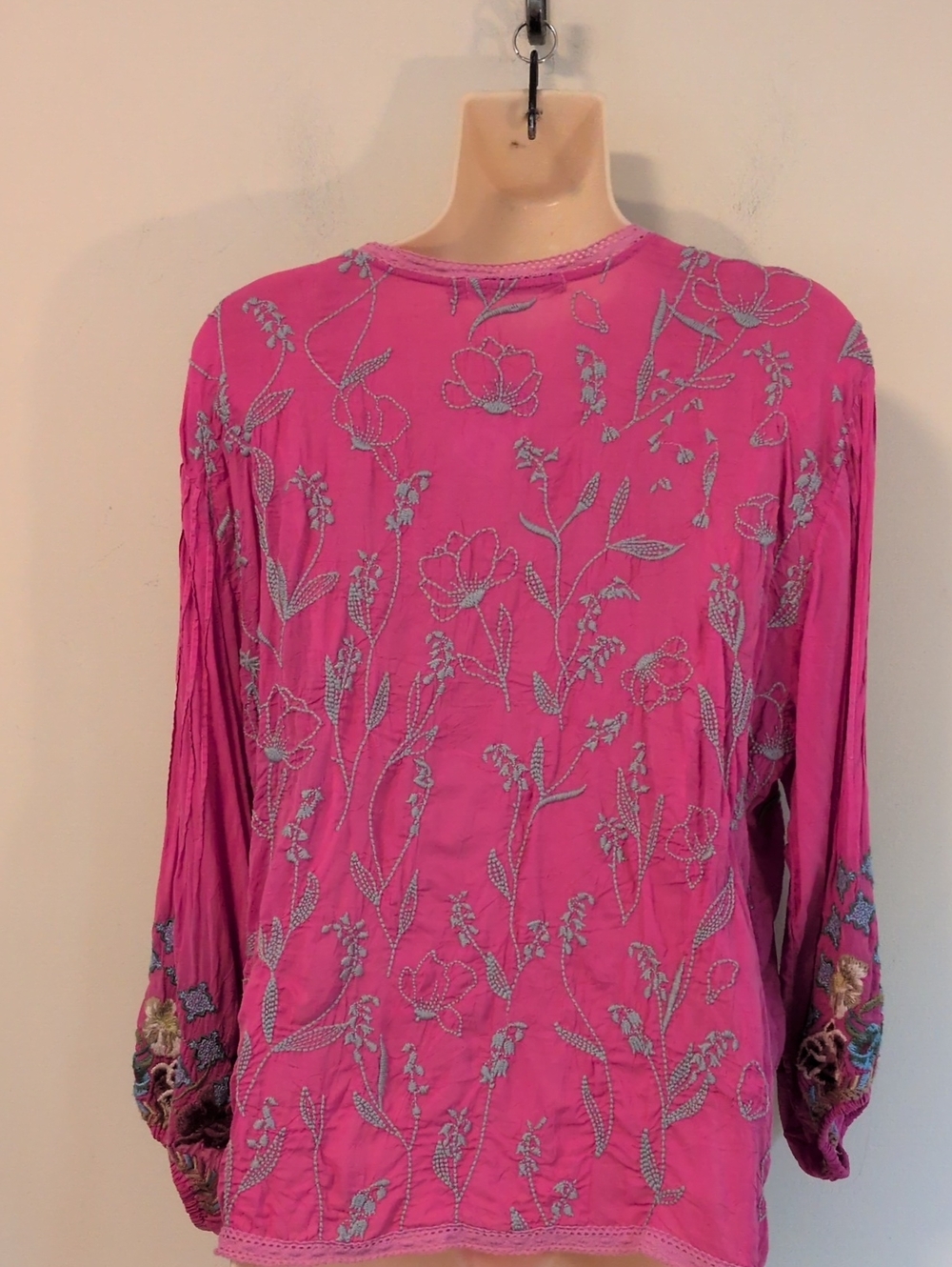Johnny Was Embroidered Pratt Blouse Fushia M - Picture 9 of 16
